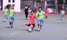 包含无懈可击：女足比赛中的完美表现的词条